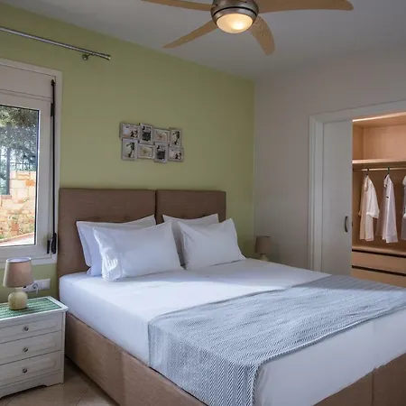 Sunshine Koutouloufari Case de vacanță *